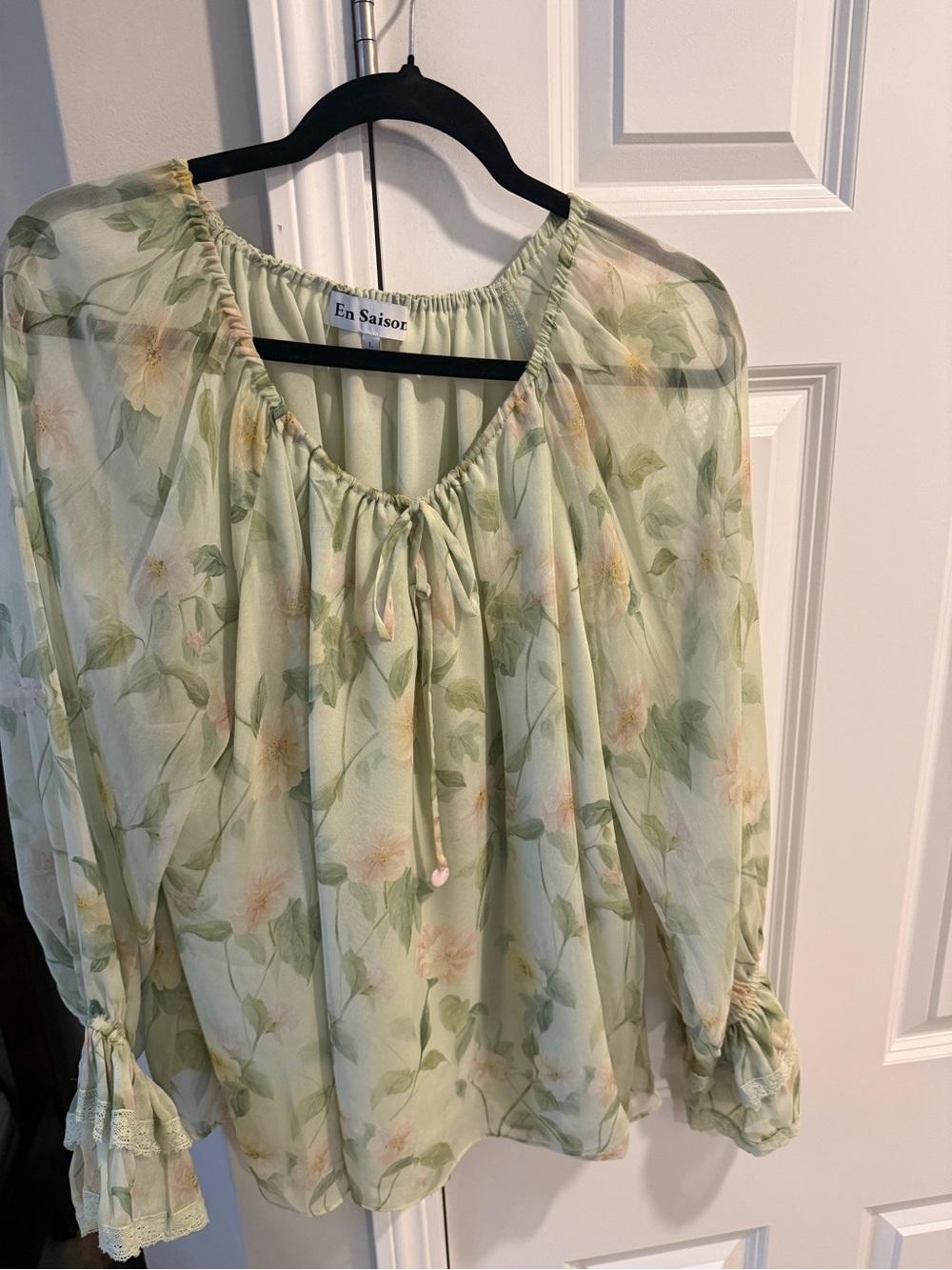 En Saison Pale Green Floral Tie-Neck Blouse